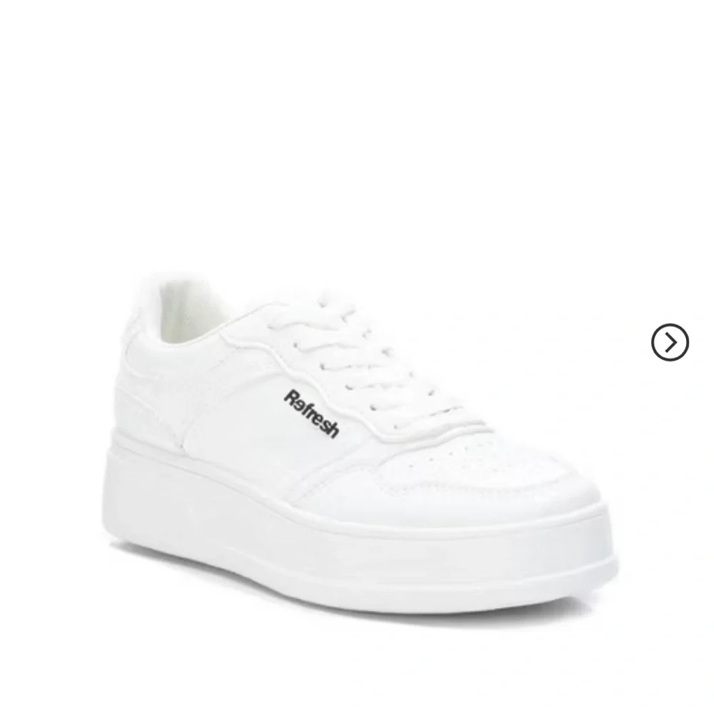 Refresh Classic White Sneakers